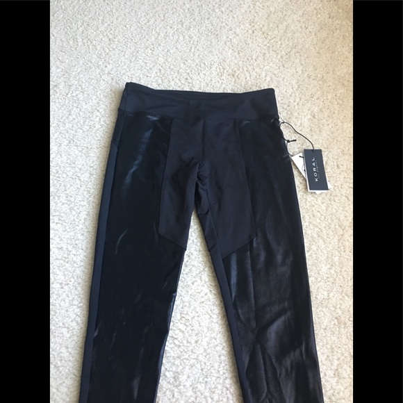 ⚡️SALE⚡️NWT KORAL Approximate liquid leggings - Picture 4 of 7
